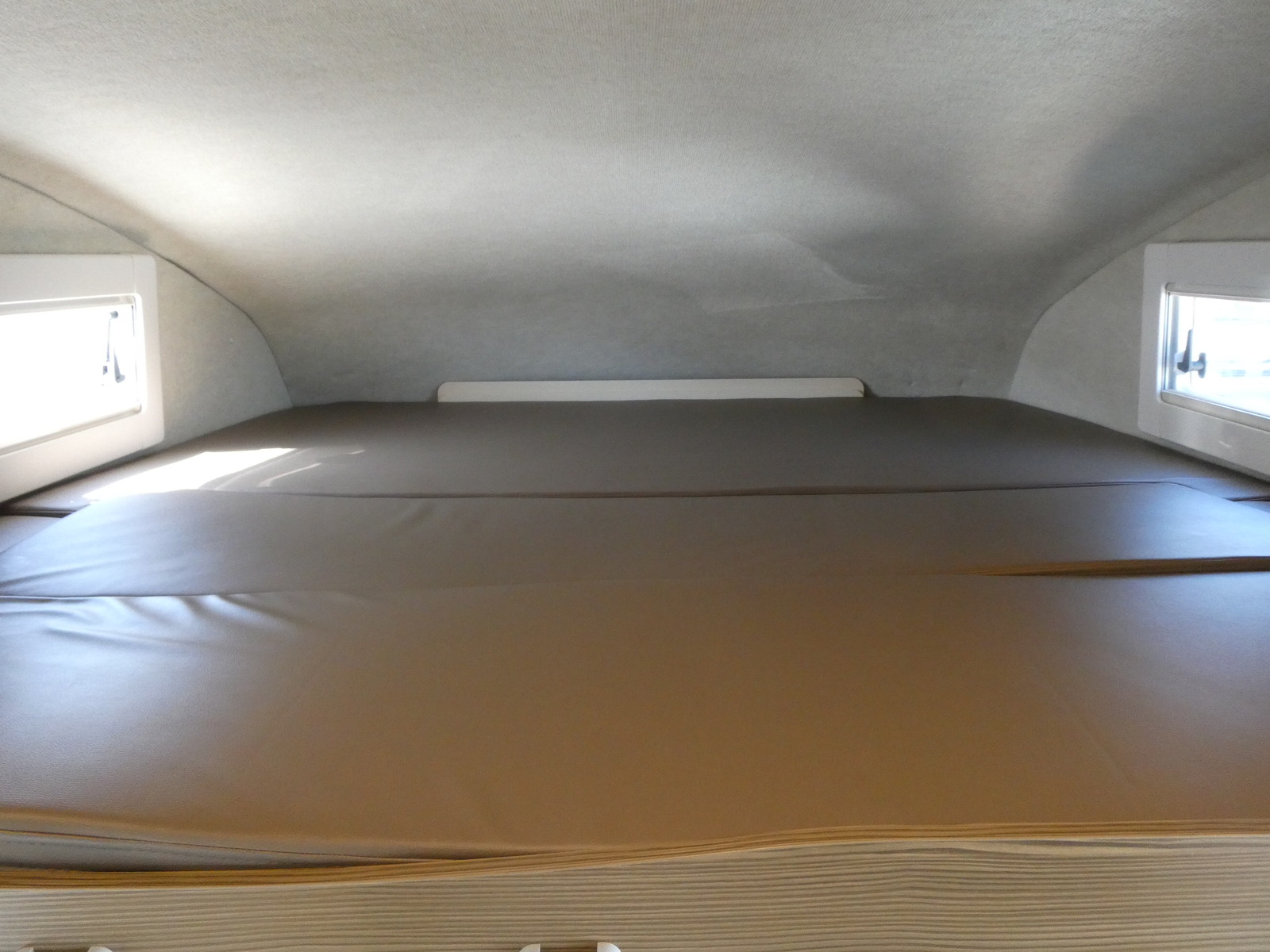 キャンピングカーキャブコン