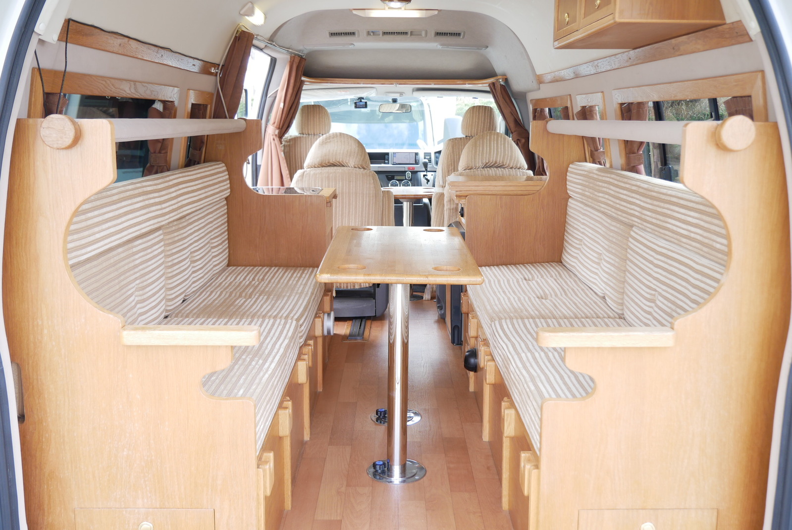 キャンピングカーバンコン