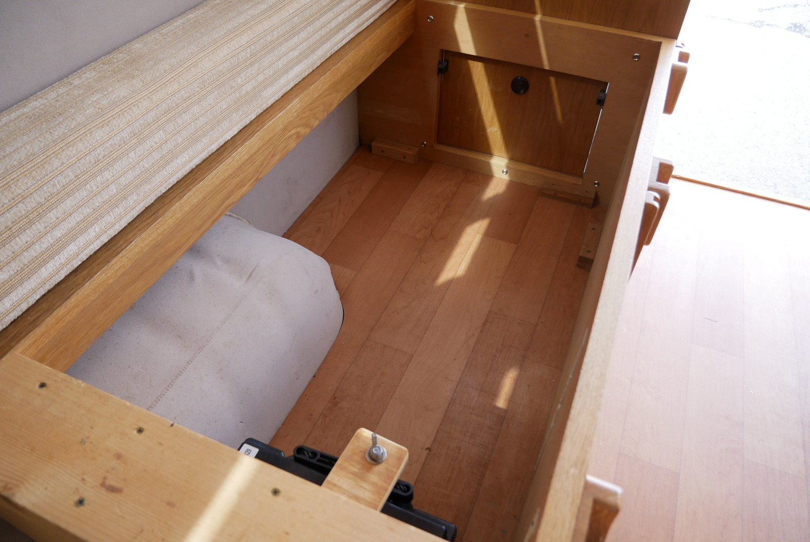 キャンピングカーバンコン