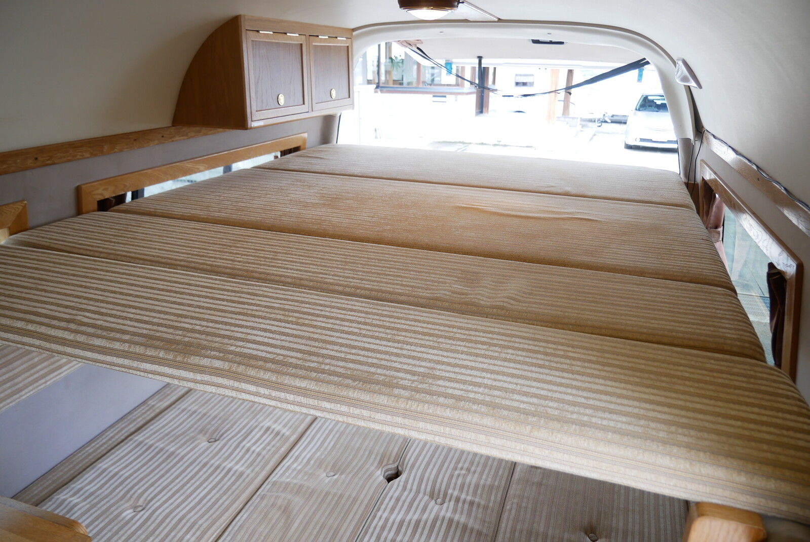 キャンピングカーバンコン