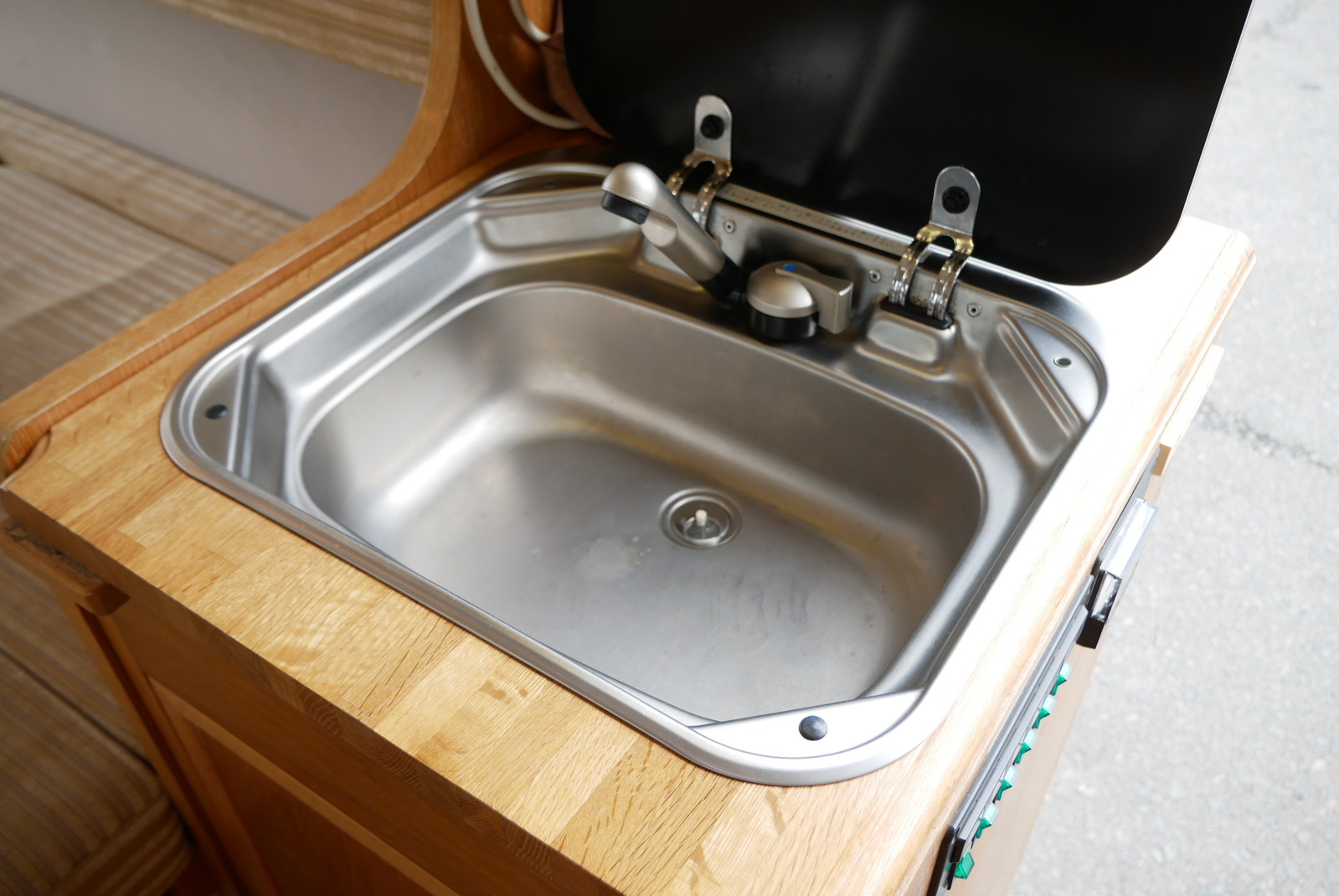 キャンピングカーバンコン