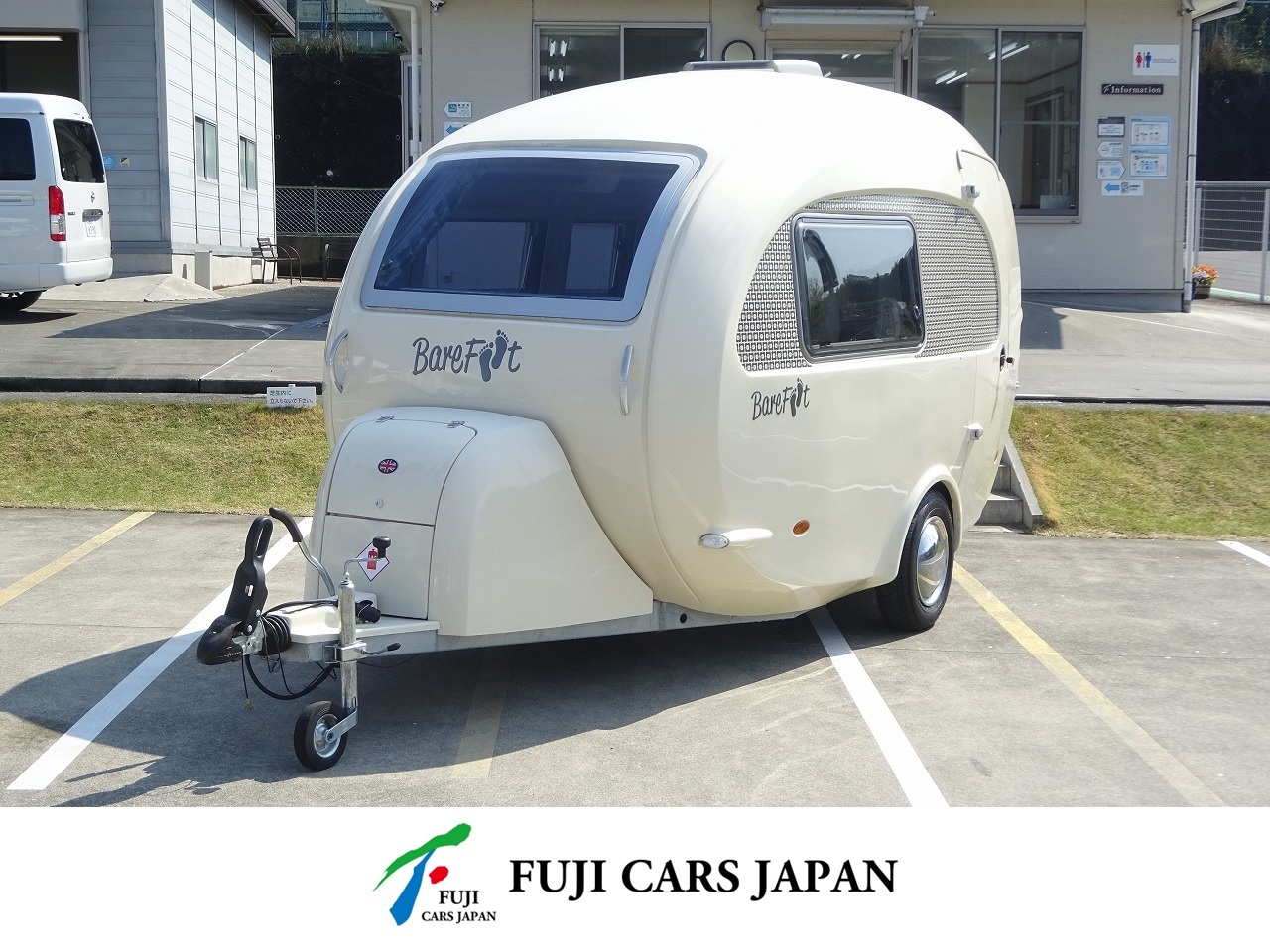 トレーラー ベアフット キャラバン　温水　FF　冷蔵庫