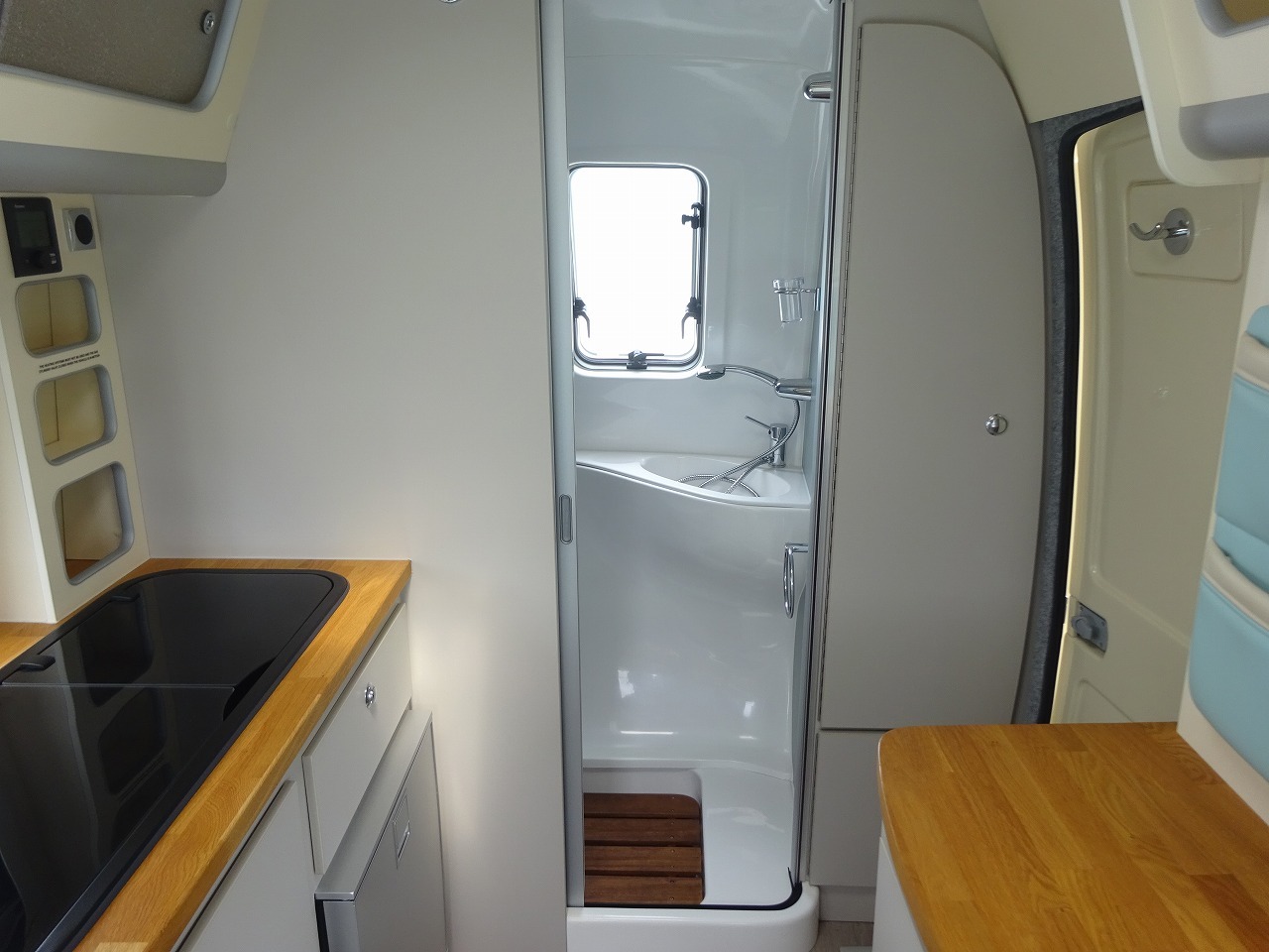 キャンピングカートレーラー