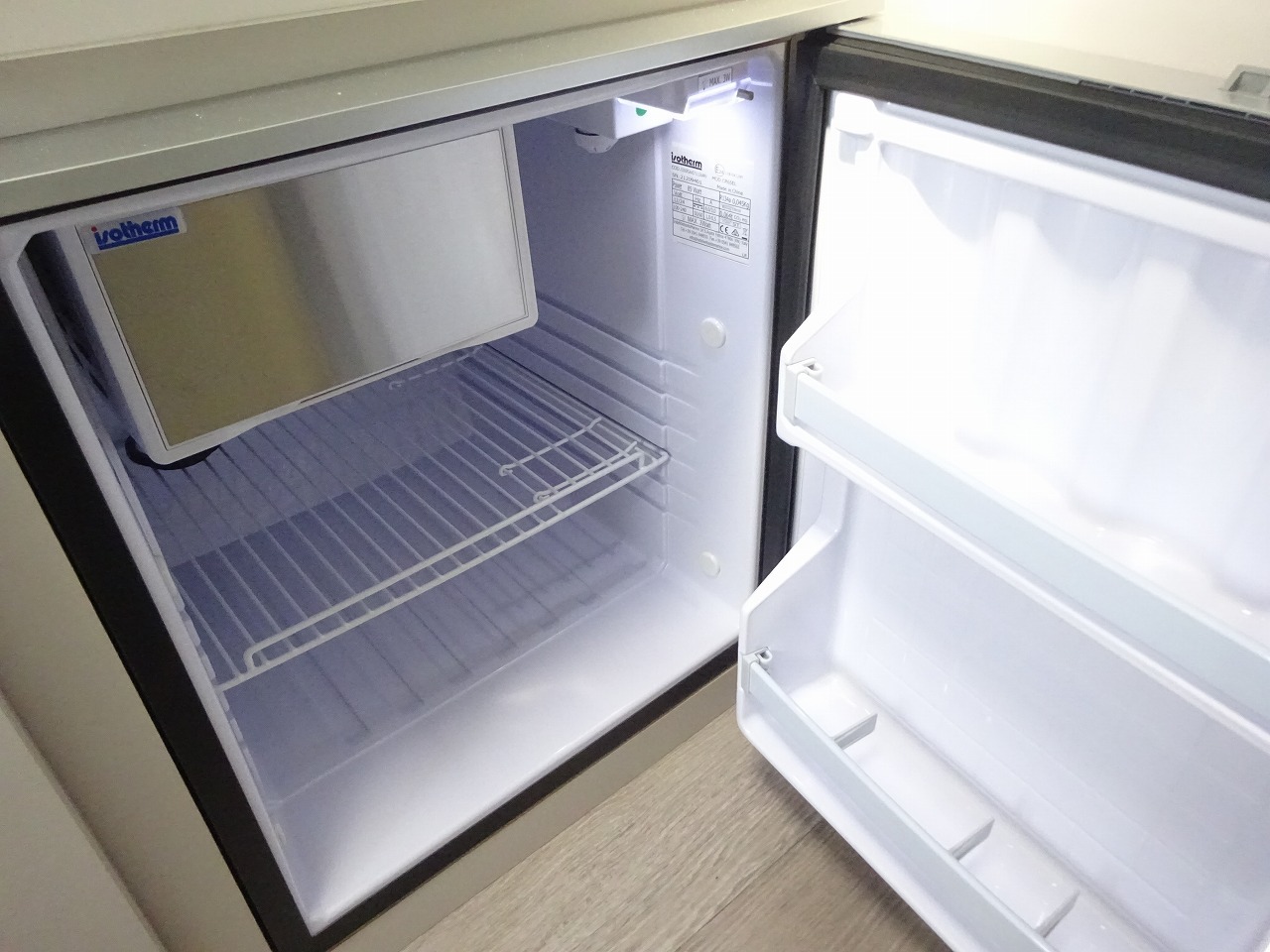 キャンピングカートレーラー