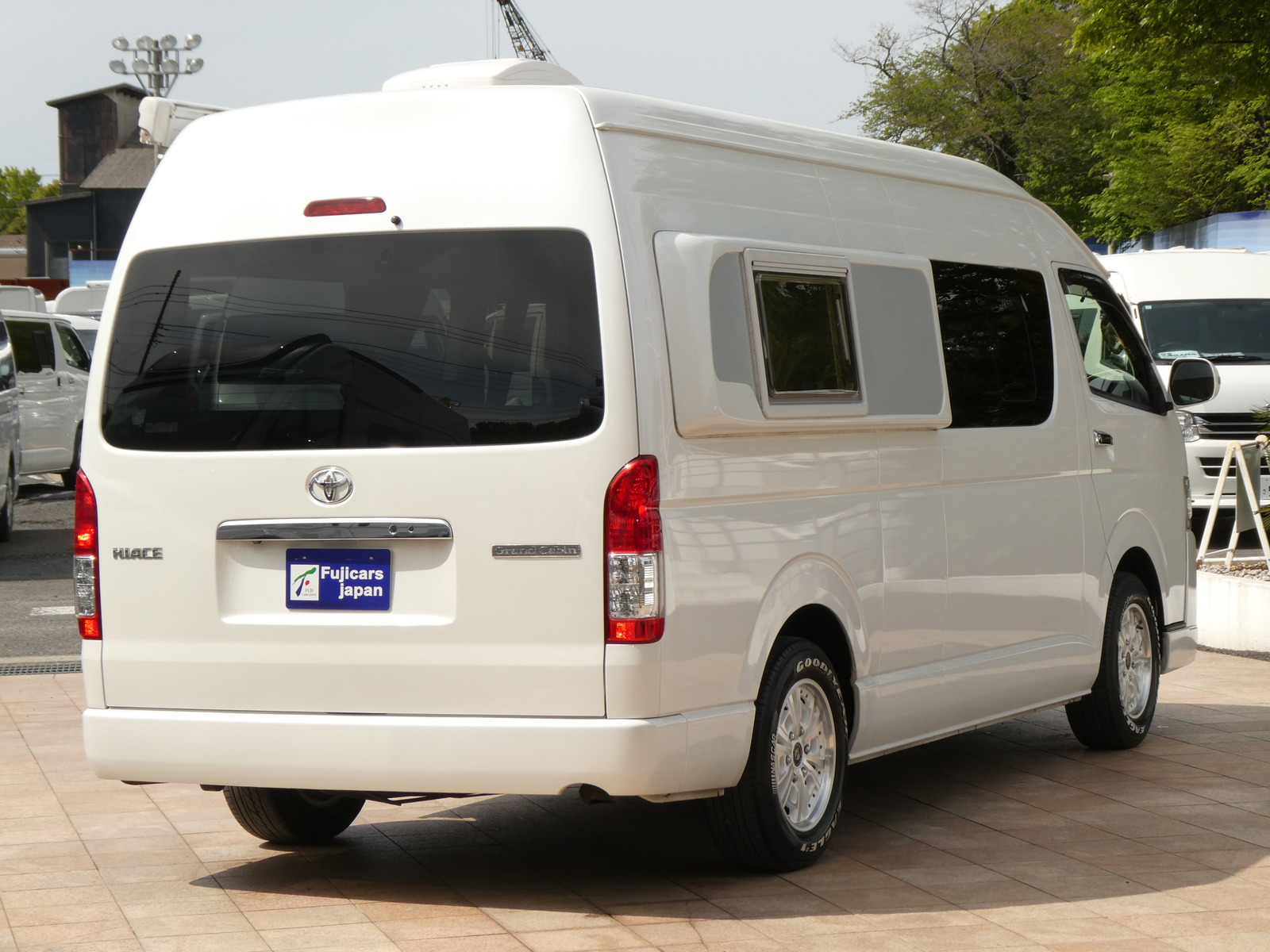 キャンピングカーバンコン