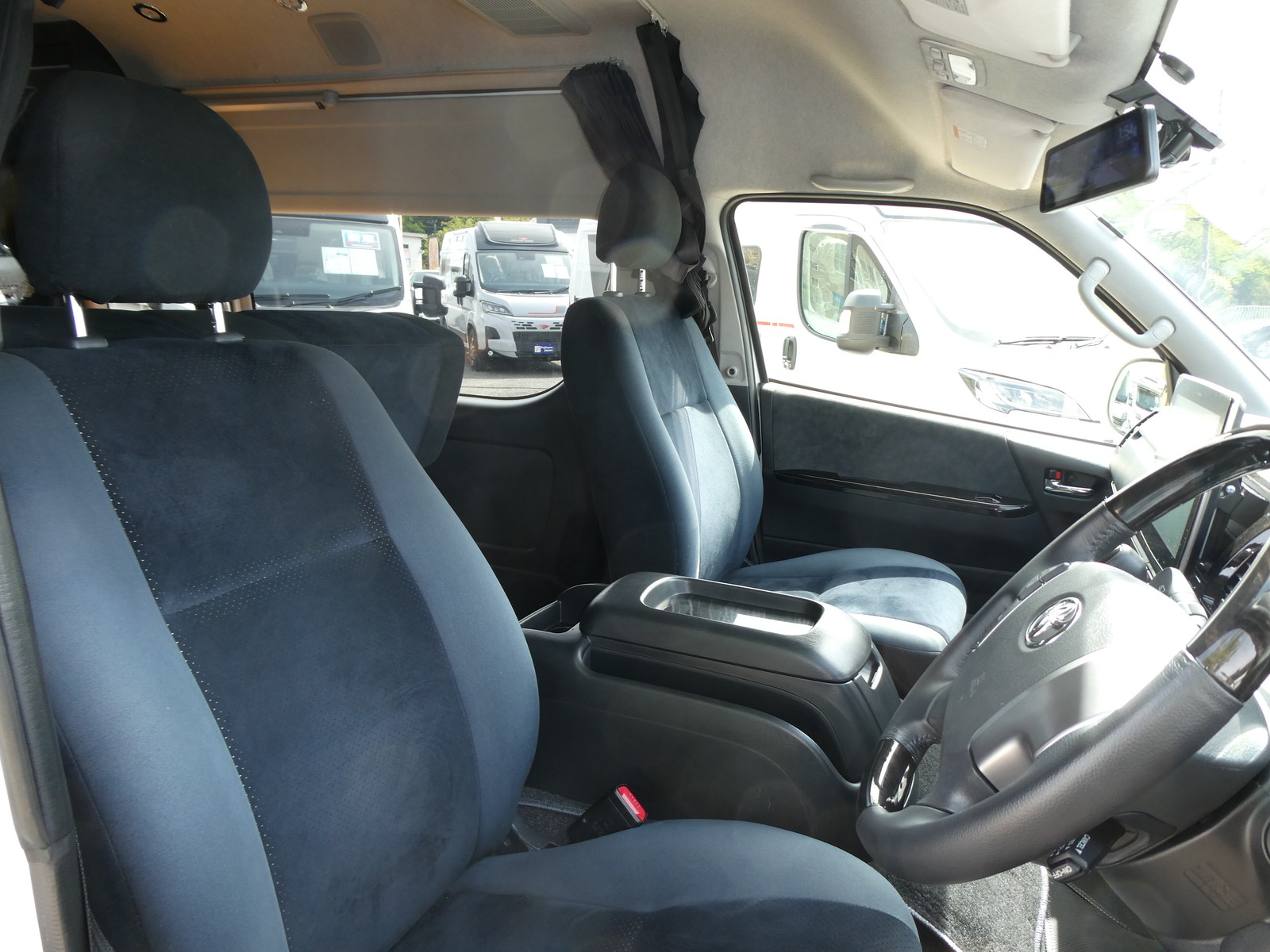 キャンピングカーバンコン