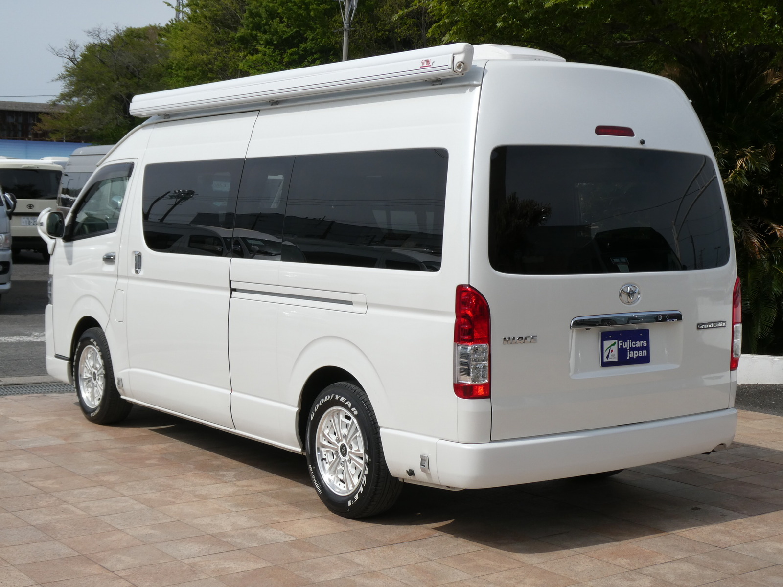 キャンピングカーバンコン