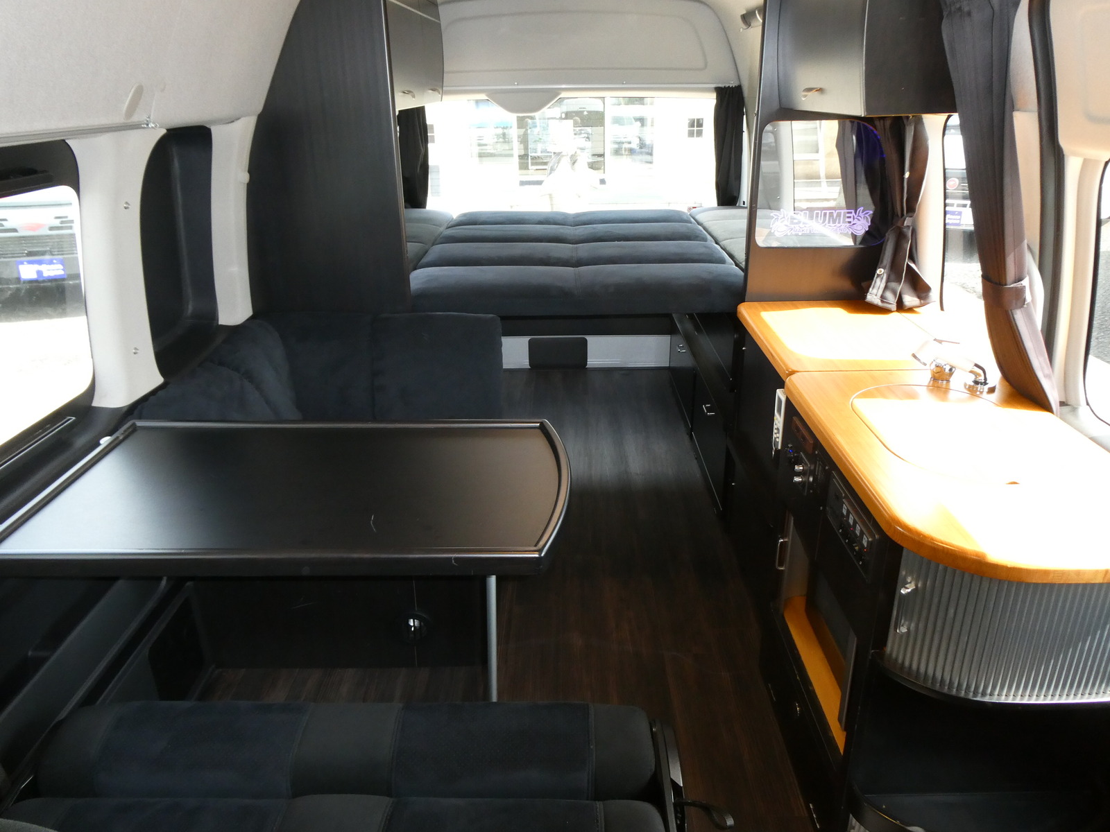 キャンピングカーバンコン