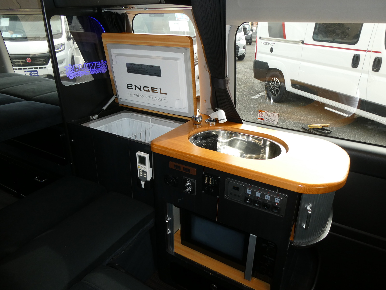 キャンピングカーバンコン