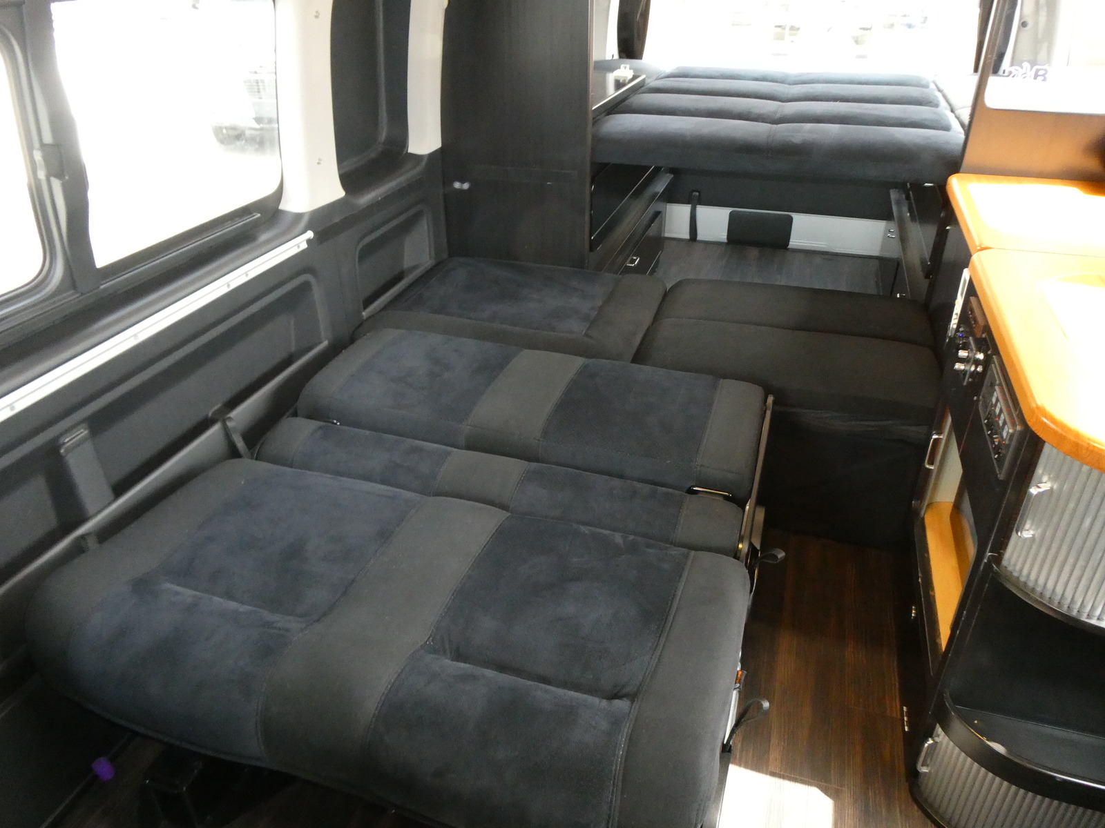 キャンピングカーバンコン