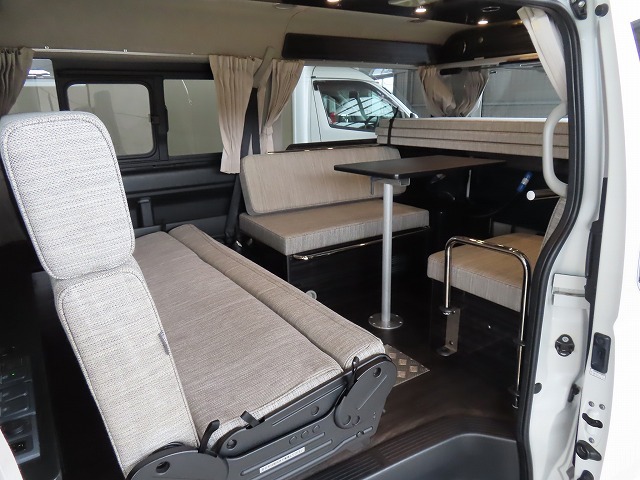 キャンピングカーバンコン