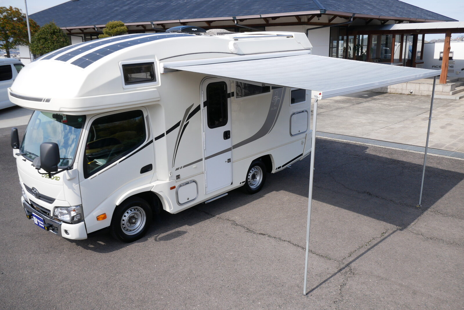 キャンピングカーキャブコン