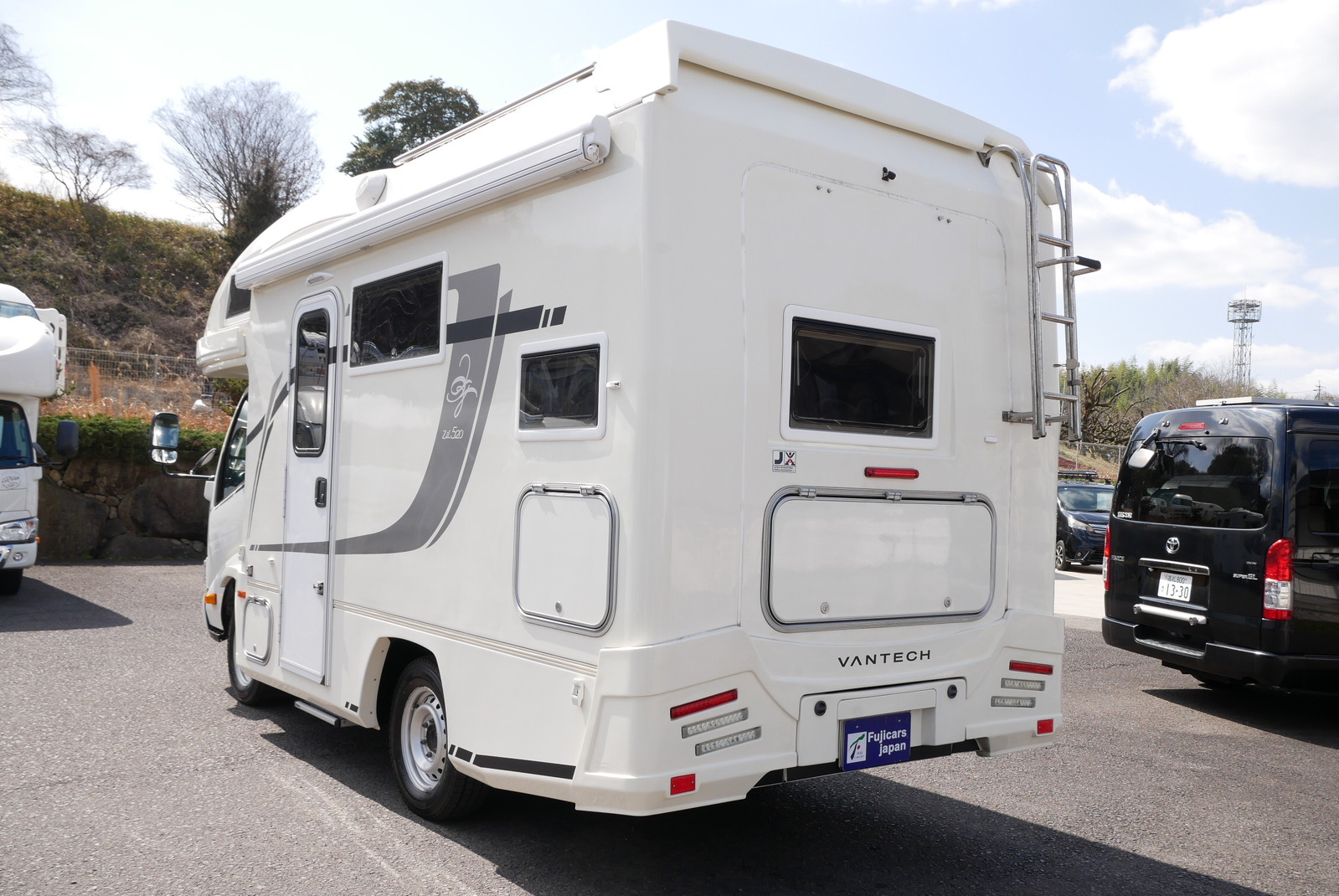 キャンピングカーキャブコン