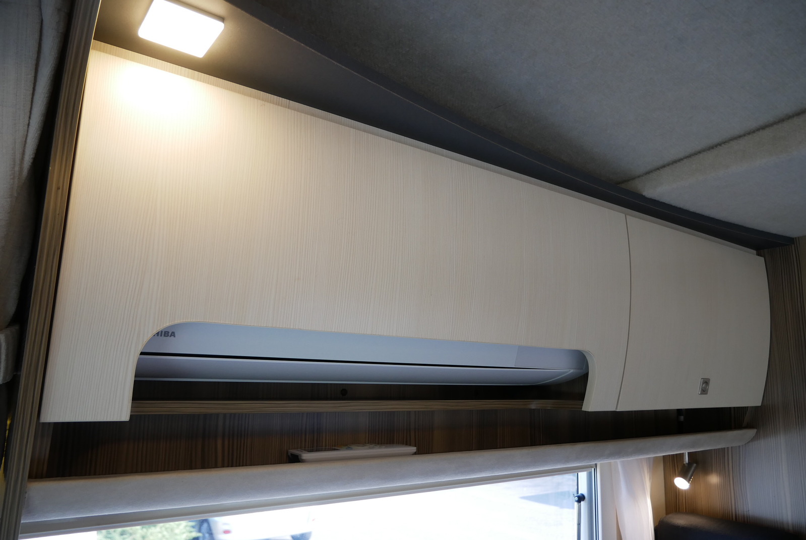 キャンピングカーキャブコン