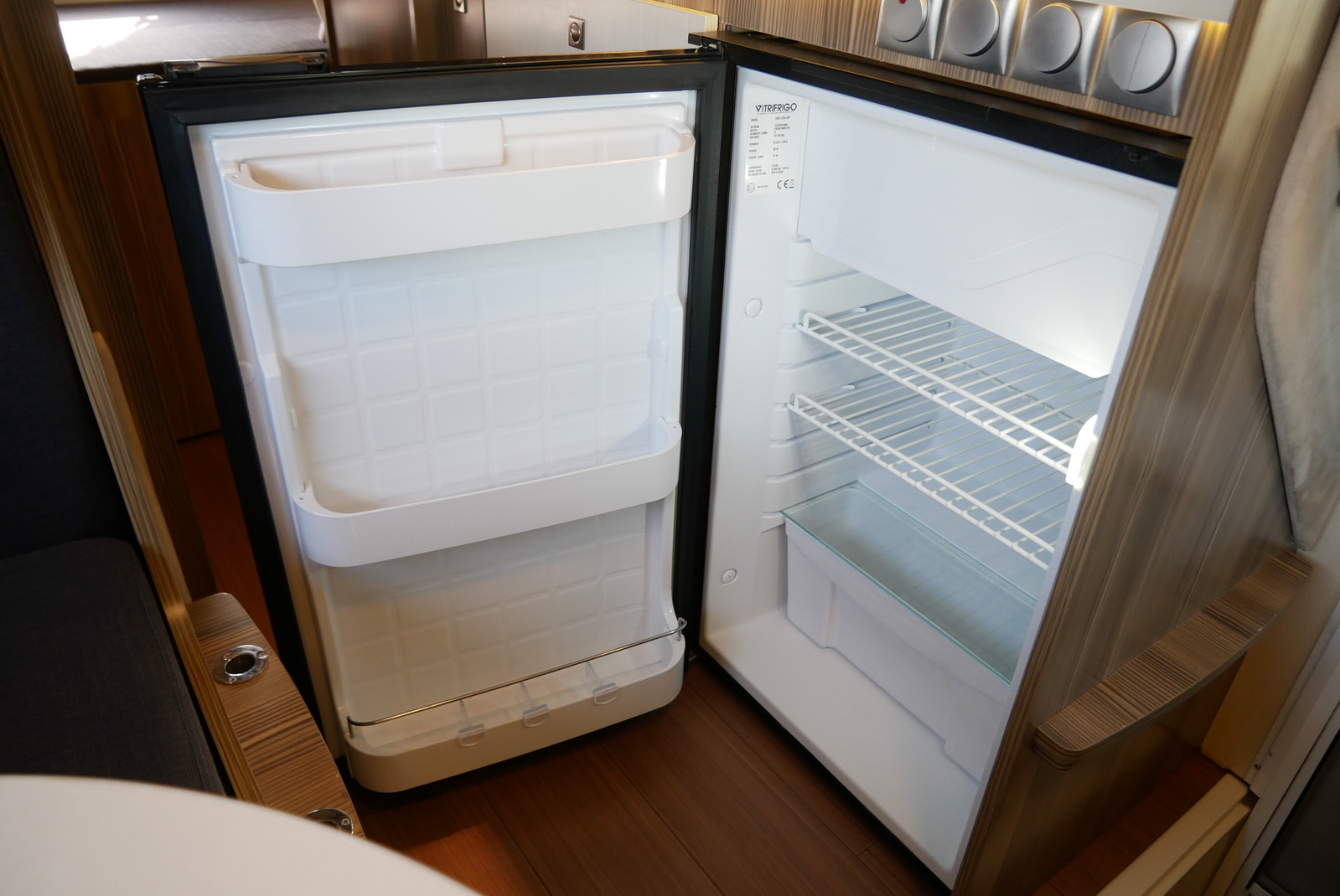 キャンピングカーキャブコン