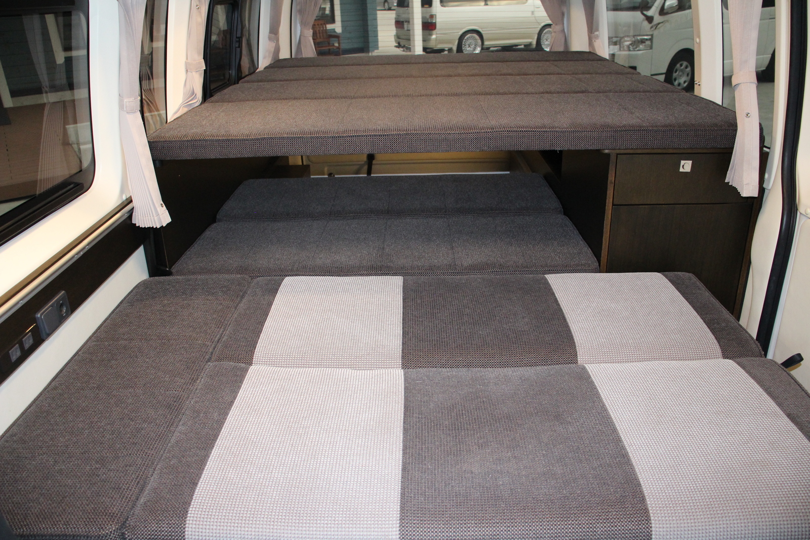 キャンピングカーバンコン