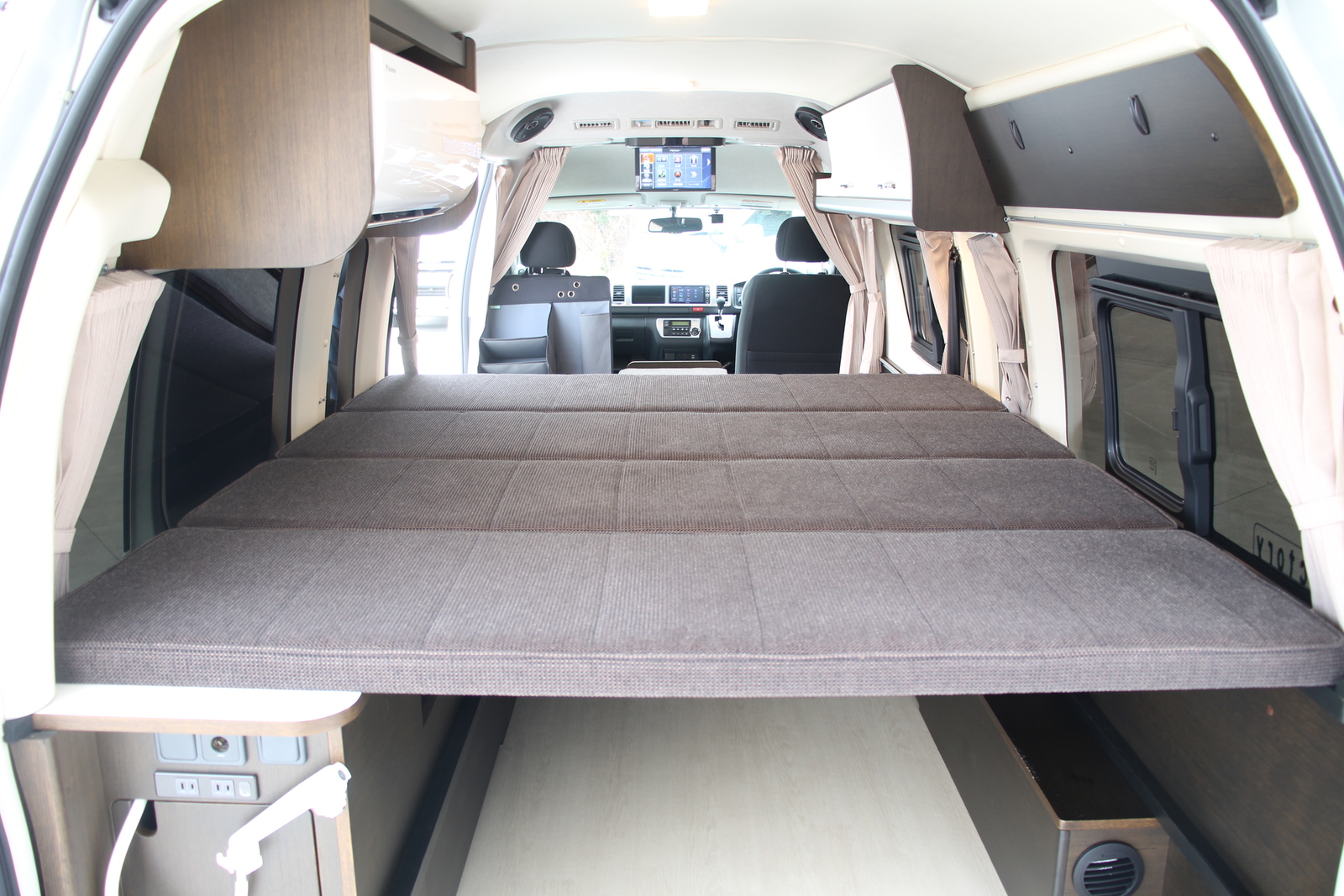 キャンピングカーバンコン