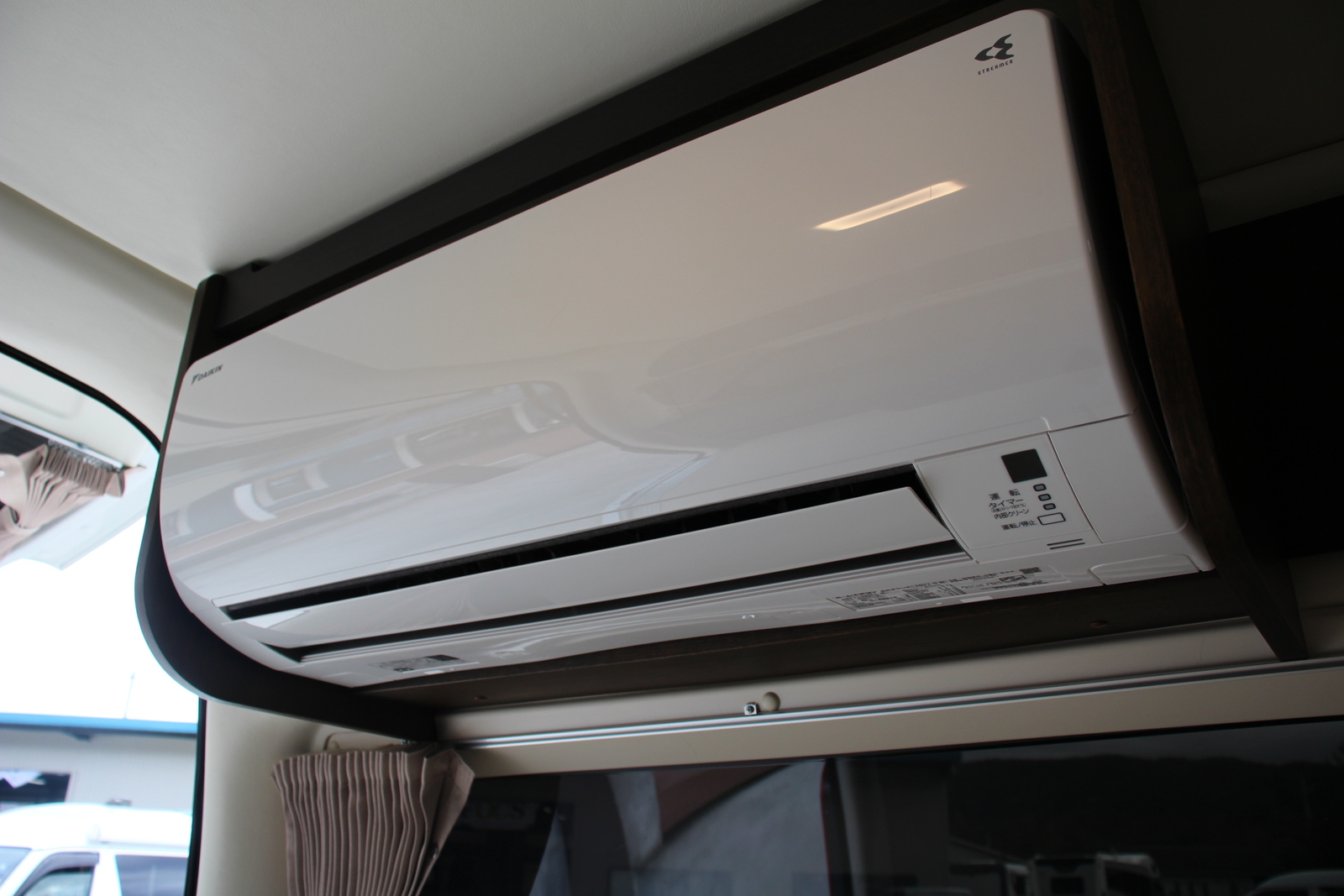 キャンピングカーバンコン