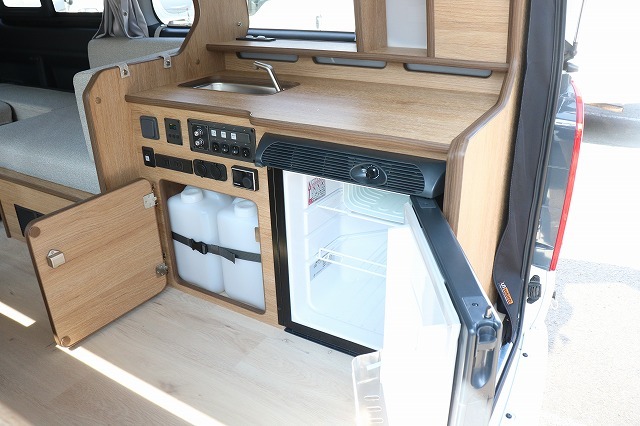 キャンピングカーバンコン