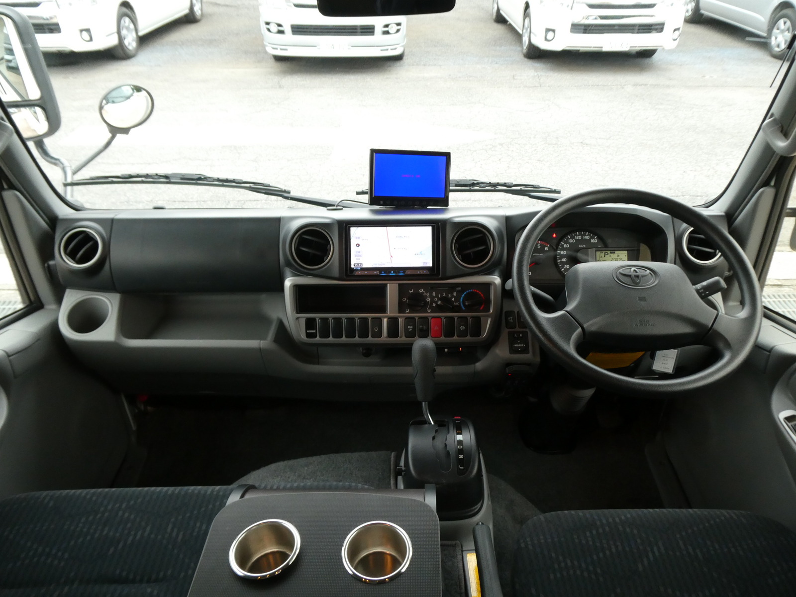 キャンピングカーキャブコン