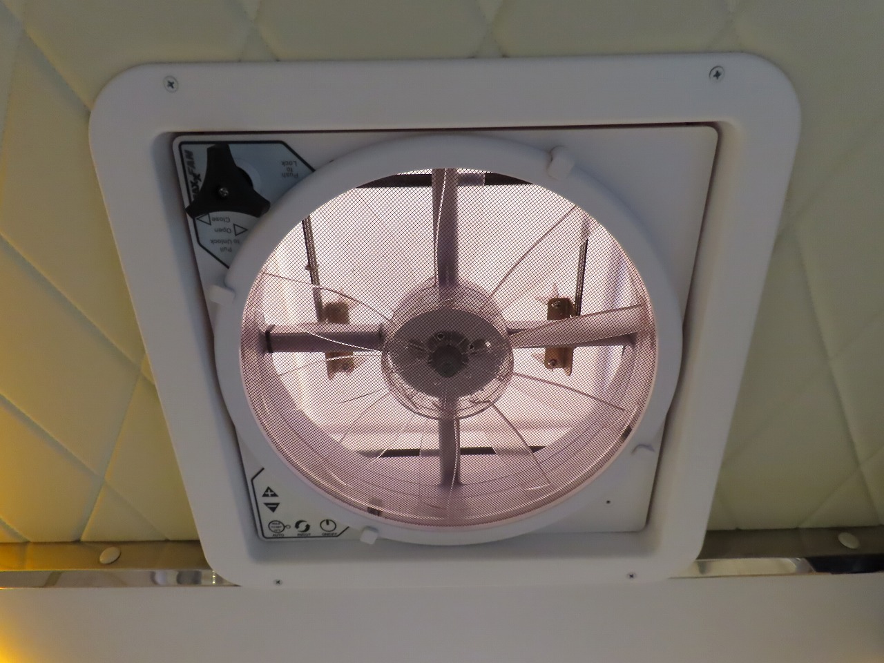 キャンピングカー軽キャンパー