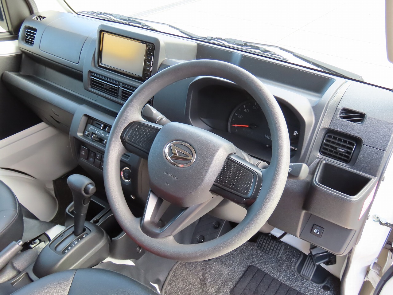 キャンピングカー軽キャンパー