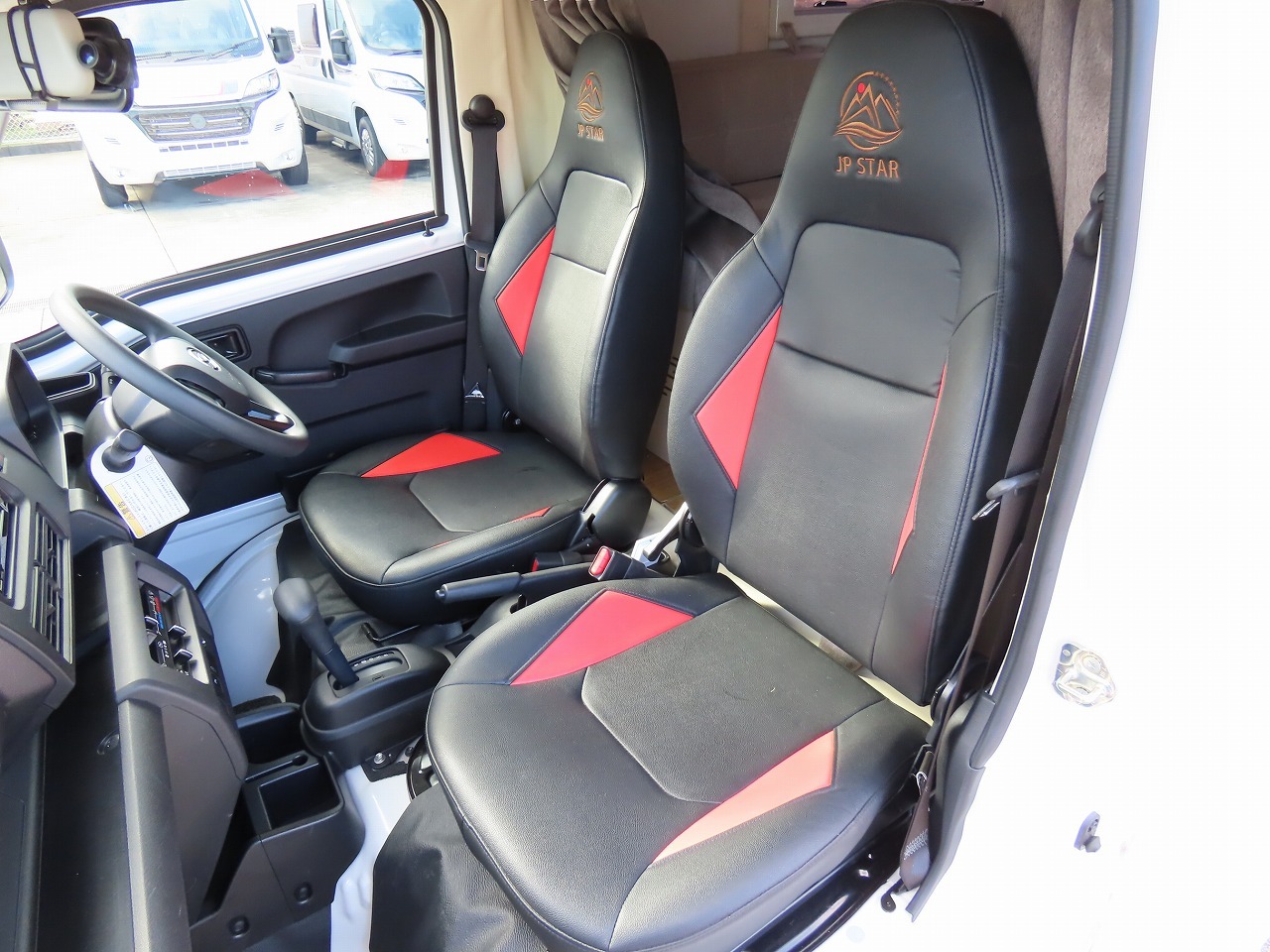 キャンピングカー軽キャンパー