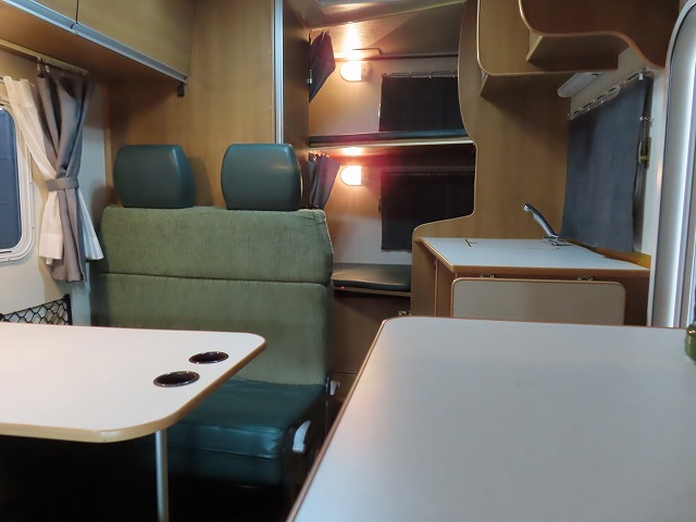 キャンピングカーキャブコン