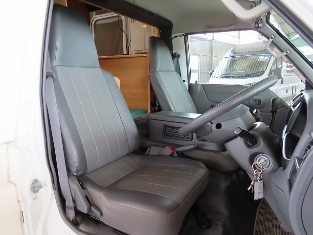 キャンピングカーキャブコン