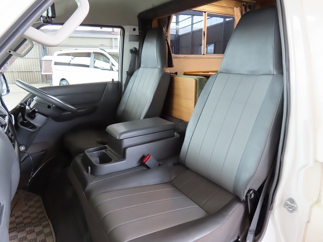 キャンピングカーキャブコン