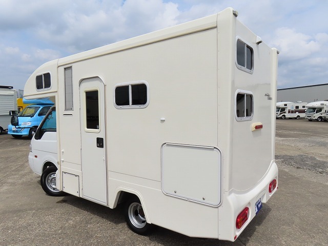 キャンピングカーキャブコン