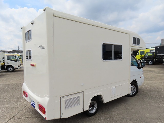 キャンピングカーキャブコン