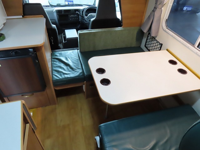 キャンピングカーキャブコン