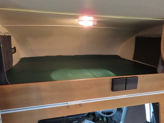 キャンピングカーキャブコン