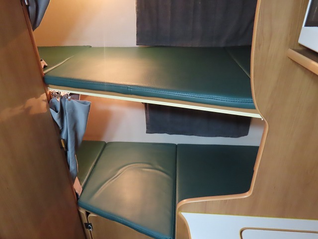 キャンピングカーキャブコン