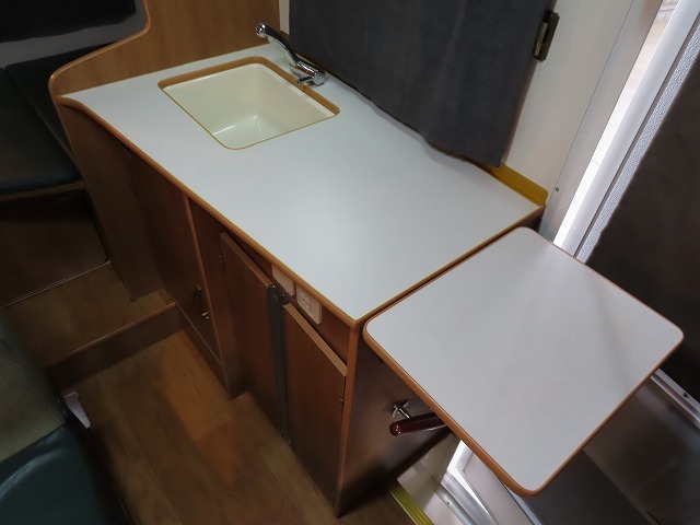 キャンピングカーキャブコン