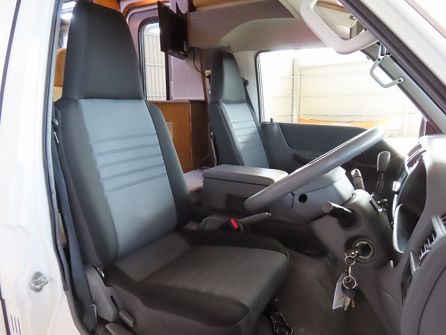 キャンピングカーキャブコン