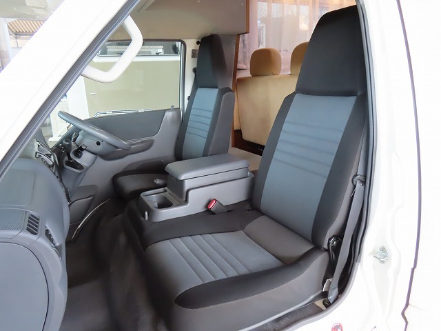 キャンピングカーキャブコン