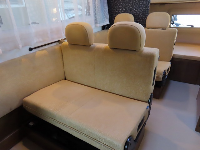 キャンピングカーキャブコン