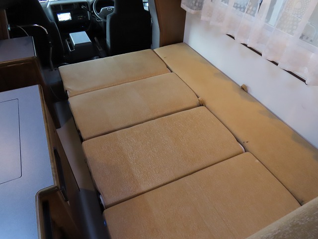 キャンピングカーキャブコン