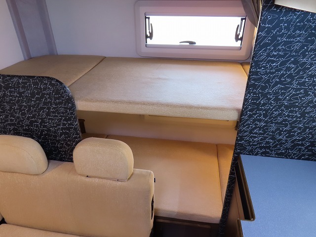 キャンピングカーキャブコン