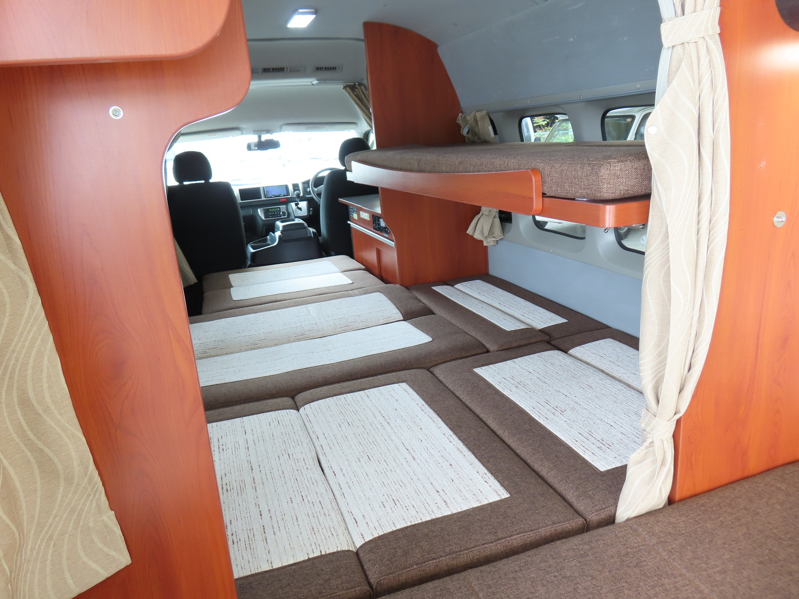 キャンピングカーバンコン