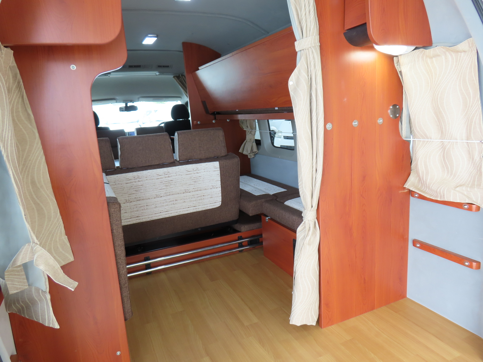 キャンピングカーバンコン