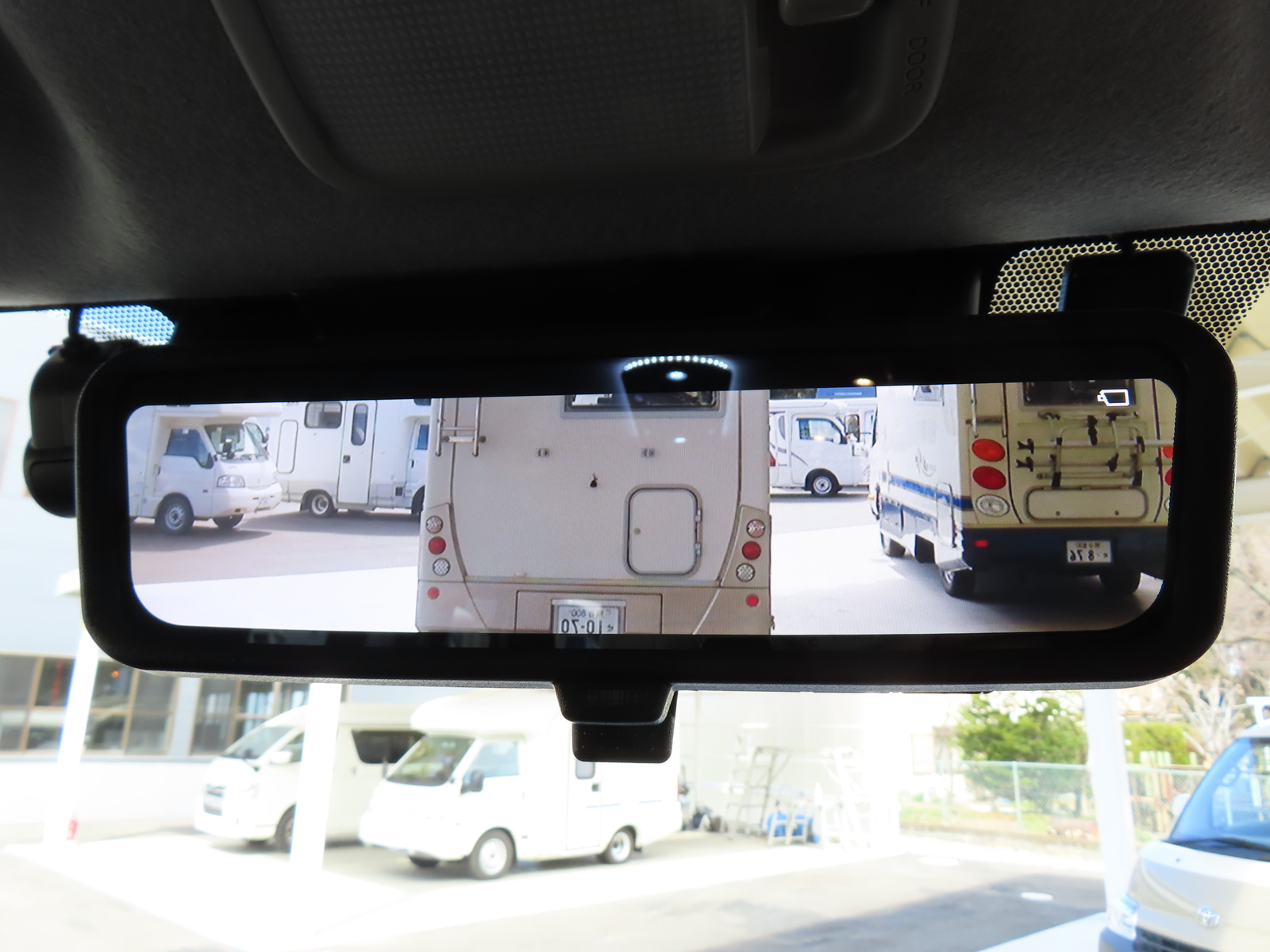 キャンピングカーバンコン