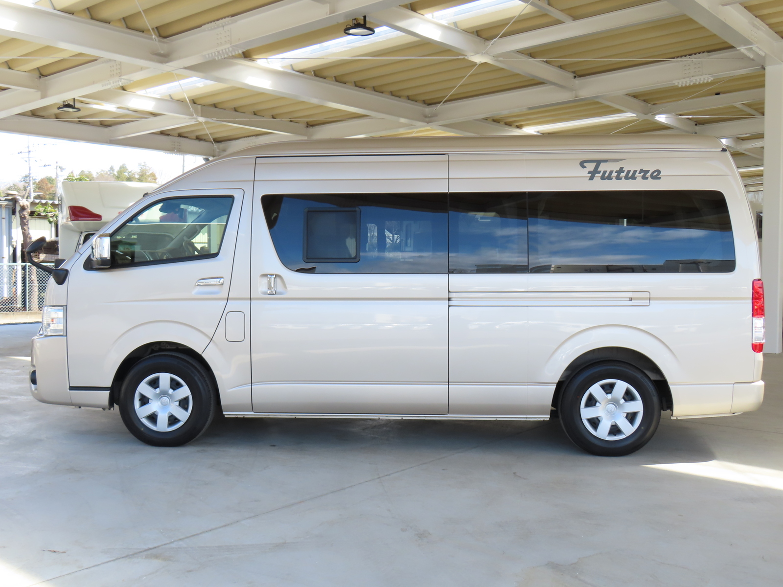 キャンピングカーバンコン