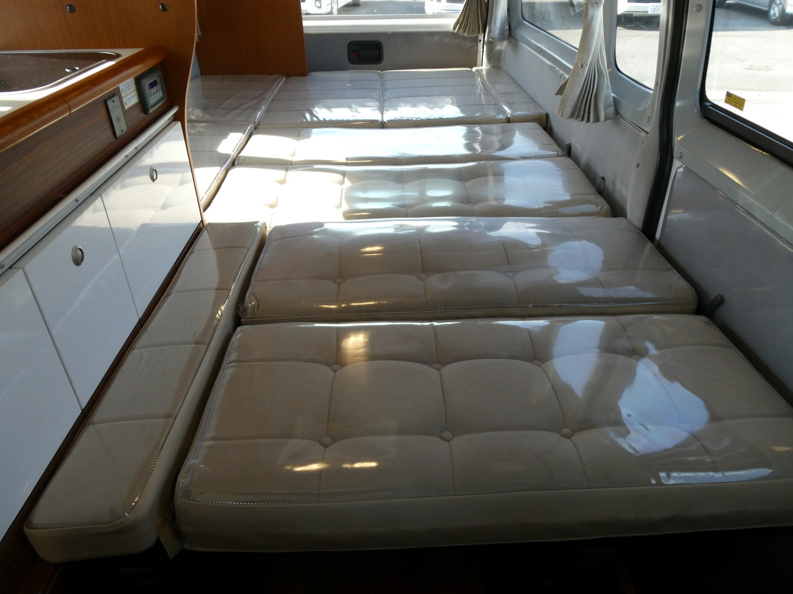 キャンピングカーバンコン