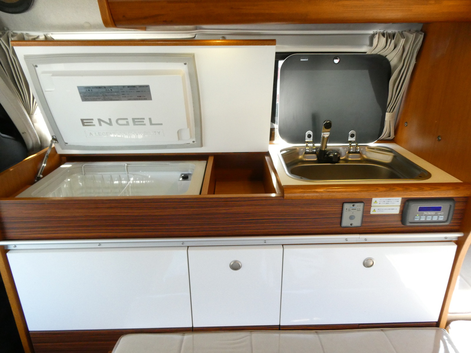 キャンピングカーバンコン