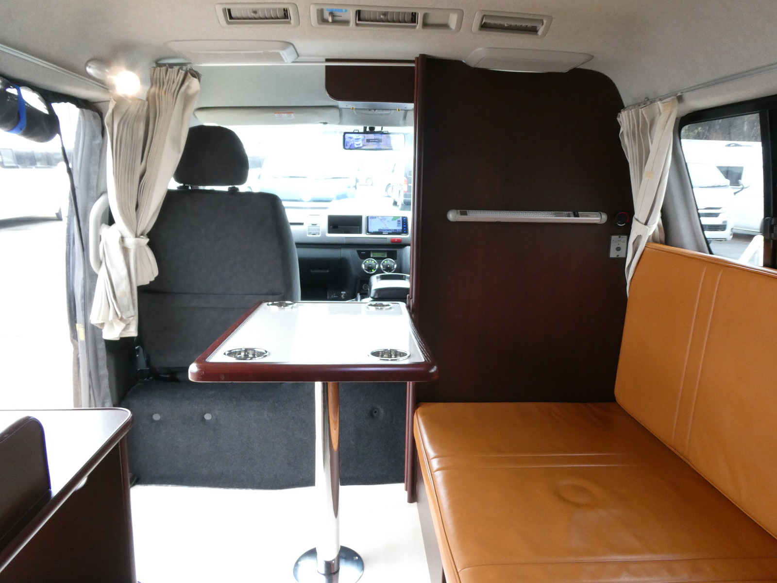 キャンピングカーバンコン