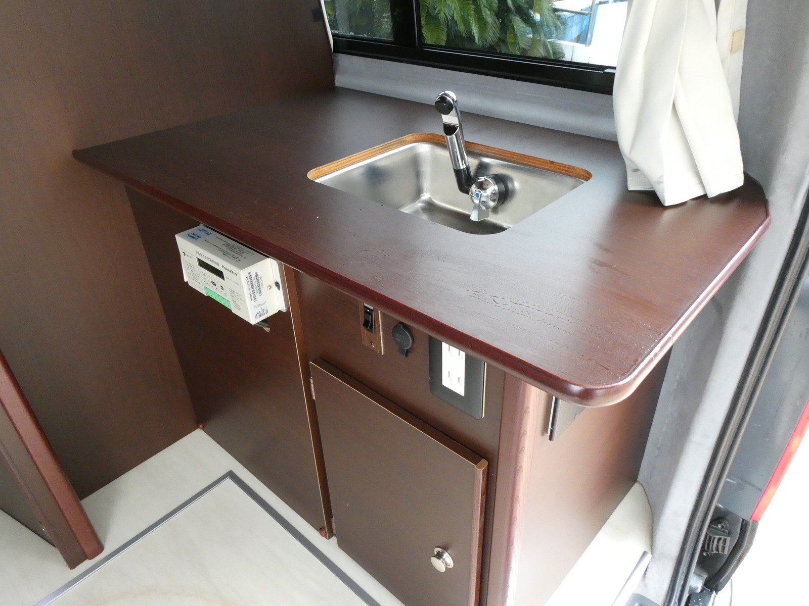 キャンピングカーバンコン