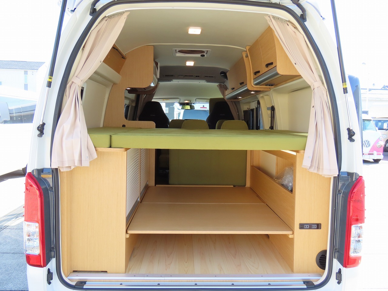 キャンピングカーバンコン